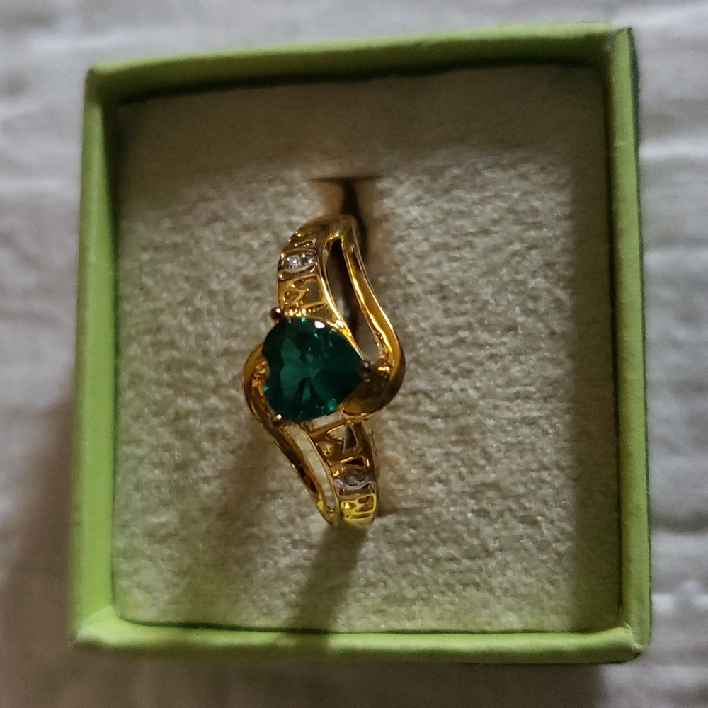 18k over sterling silver "MOM" ring